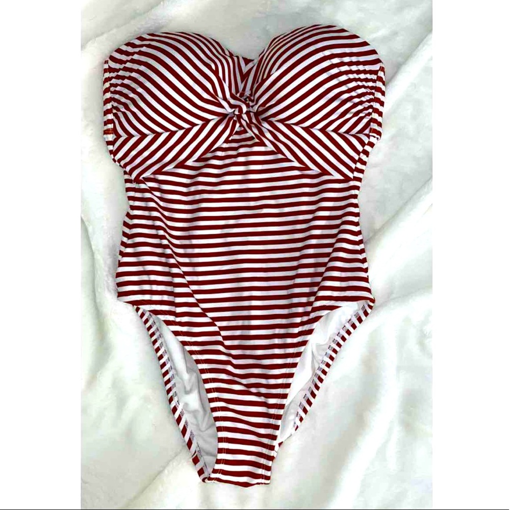 Cute one piece bathing suit 👙
